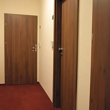 بيت شباب Botanik بوزنان
